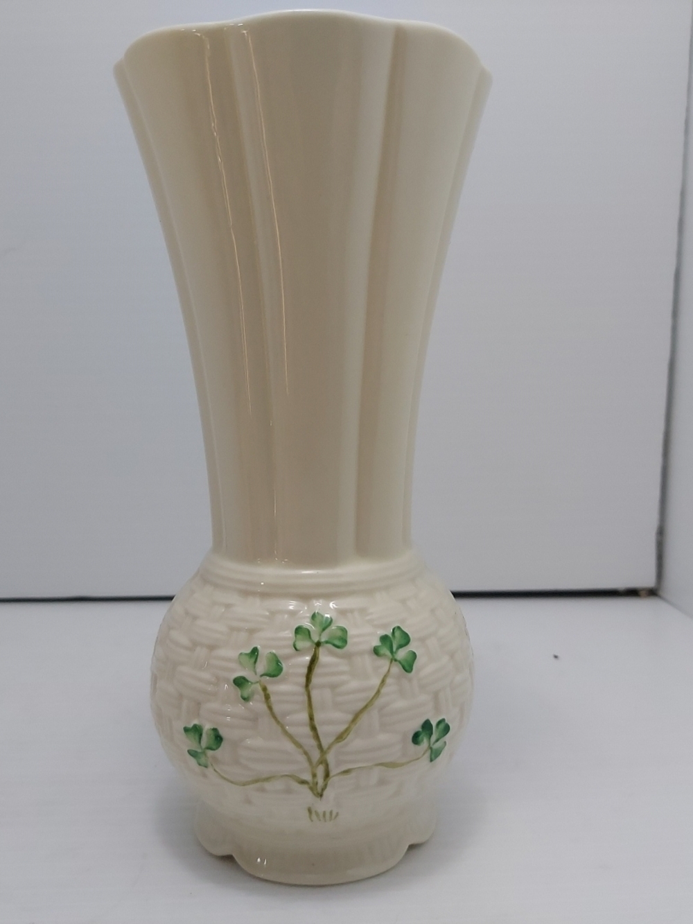 Belleek Irish Porcelain Cream Clover Accent 8" Vase Blue stamp